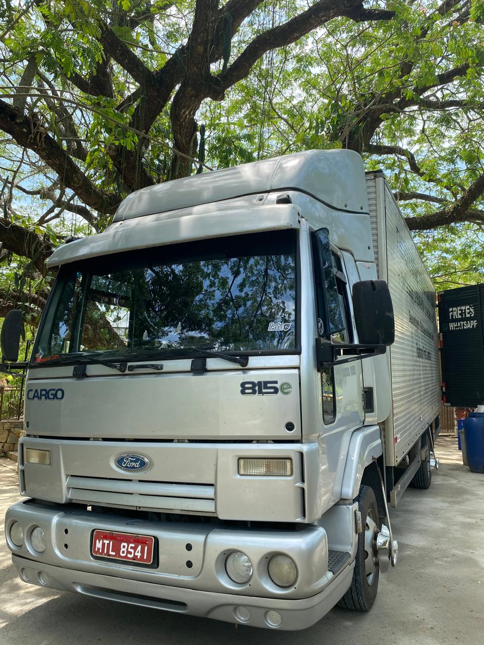 Caminhão Ford Cargo 815e